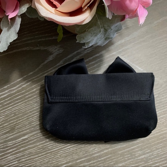 RSVP BLACK SATIN CLUTCH WITH.BOW - Picture 9 of 14